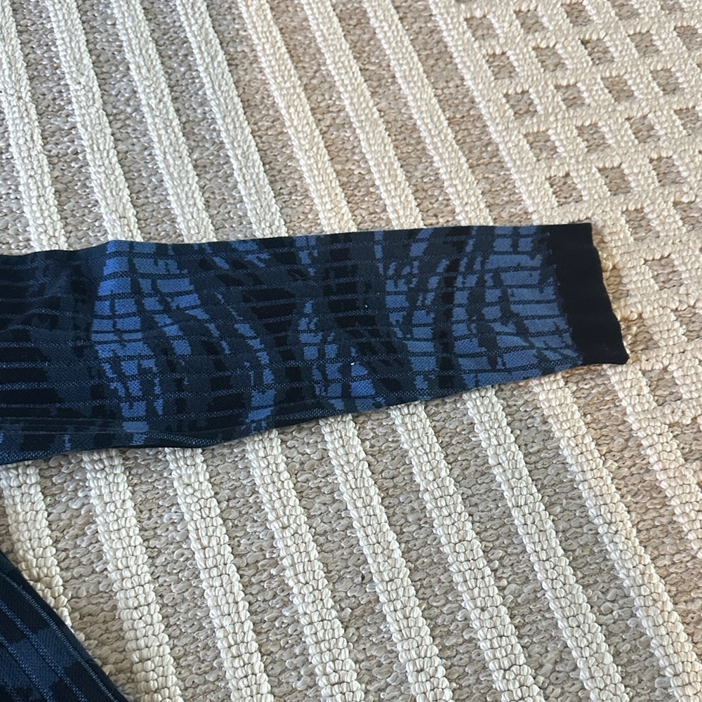 Paul Smith Navy and Black Cardigan - Picture 5 of 9
